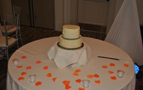 Audio Events | Wedding cake at Portsmouth Harbor Events & Conference Center